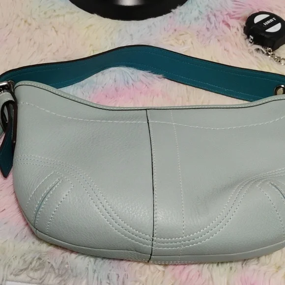 Authentic Coach Y2K Small Blue Pebbled Leather Shoulder Bag - Picture 16 of 16